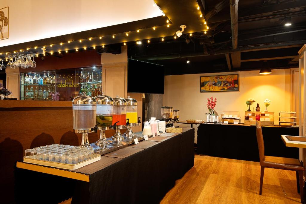 อาหารและเครื่องดื่ม