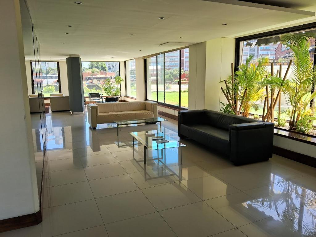 Edificio Parquemar Center - 1