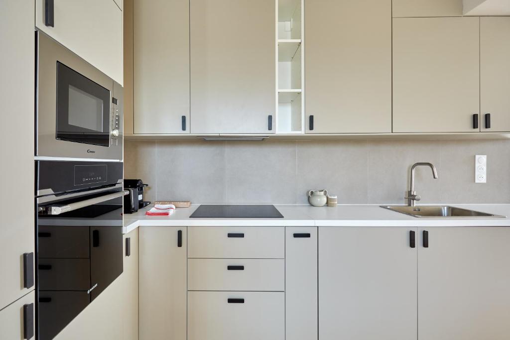 Spacious 3 Bedroom Apartment - Luxe Trocadero - 5