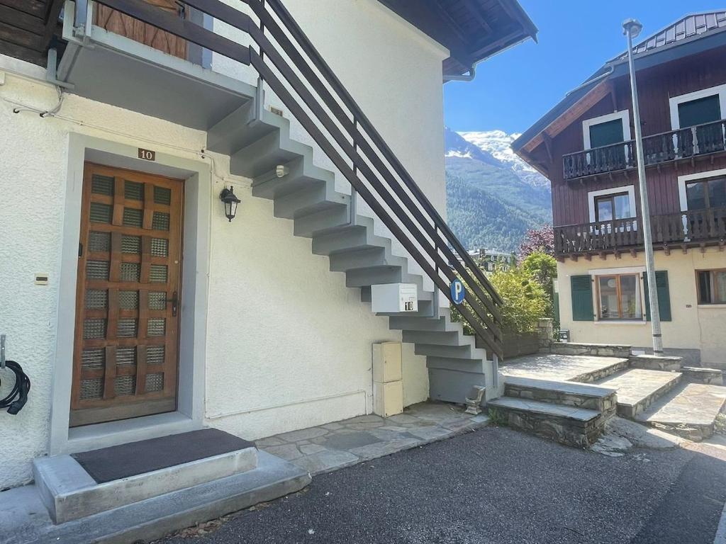 Spacious 2 bedroom apt with terrace Chamonix center - 2