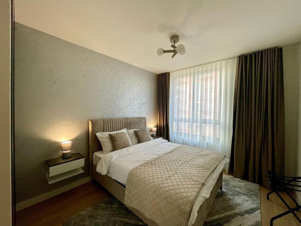 City Crown Residence Modern Two Bedroom at BW - 2