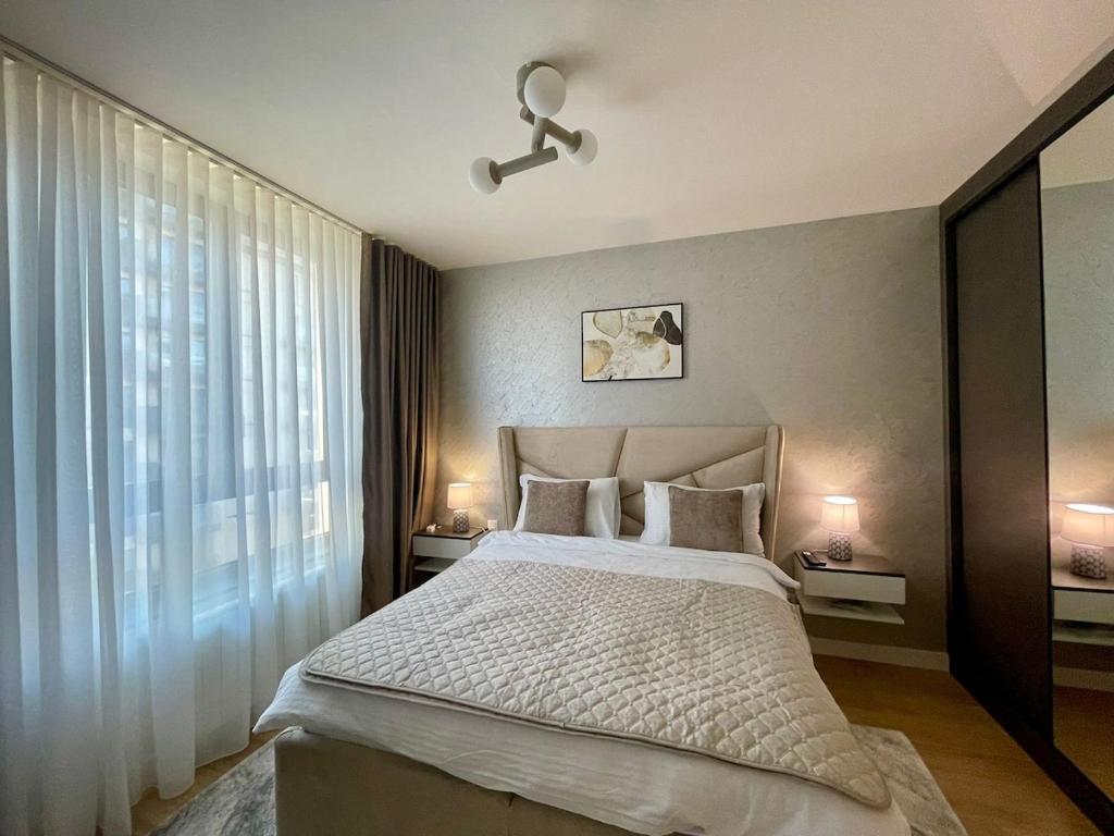 City Crown Residence Modern Two Bedroom at BW - 3