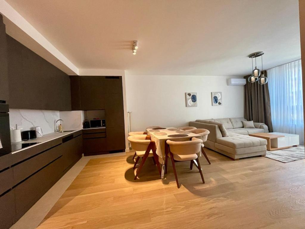 City Crown Residence Modern Two Bedroom at BW - 5