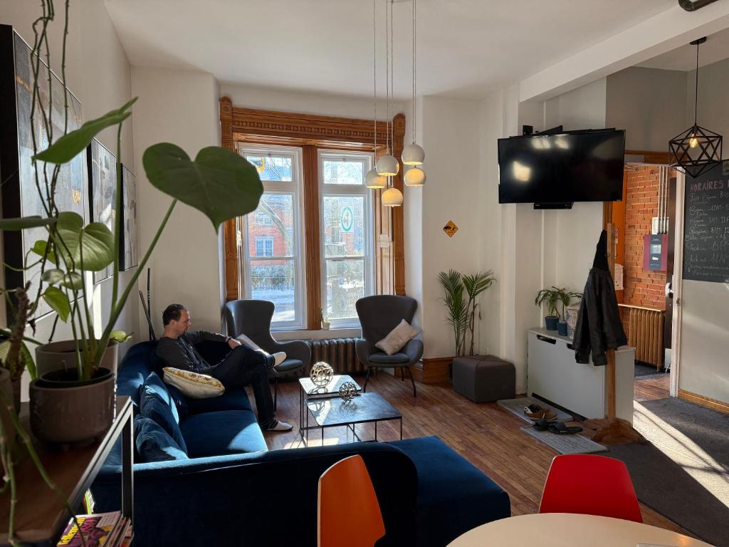 Shared lounge/TV area