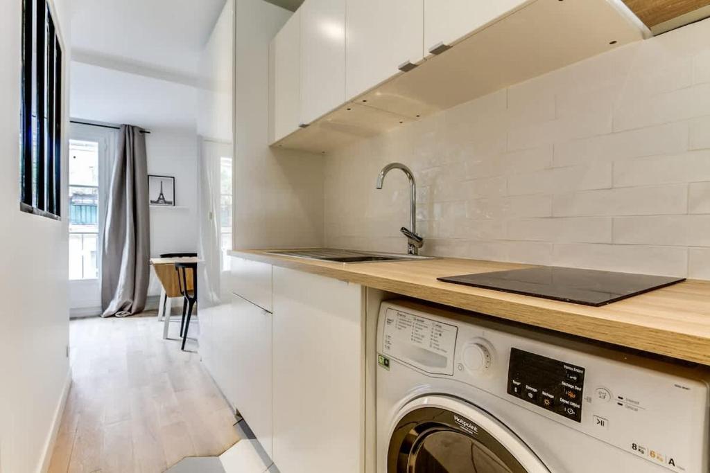 Cute 1 Bed with Balcony in the heart of the Marais - 5