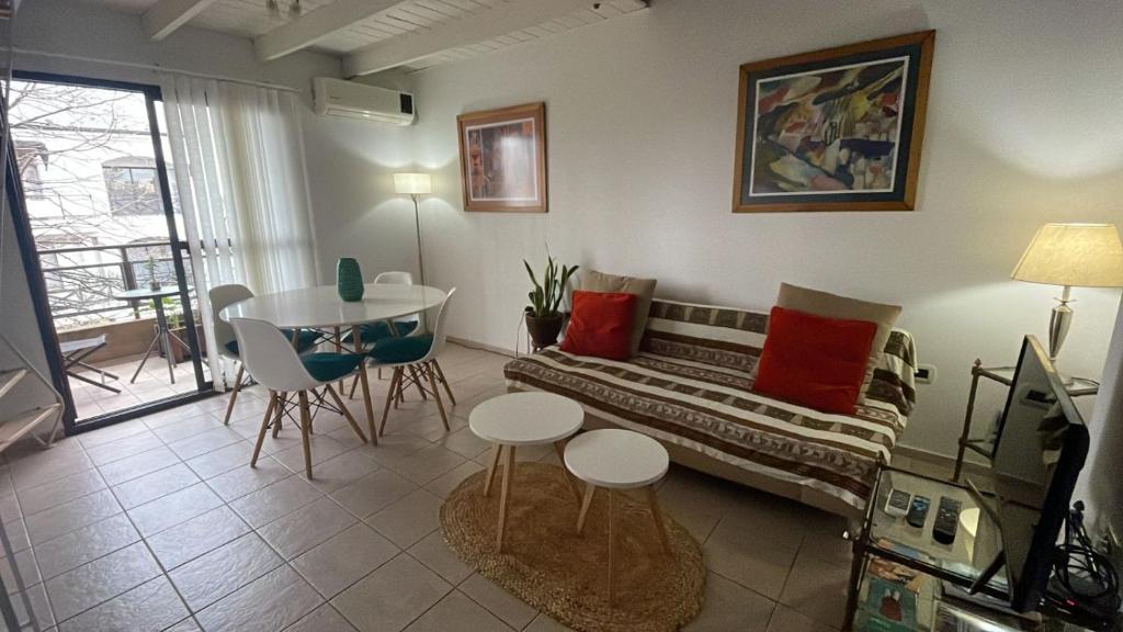 Departamento MAB Cerca de Plaza Malvinas y de la Catedral - 1