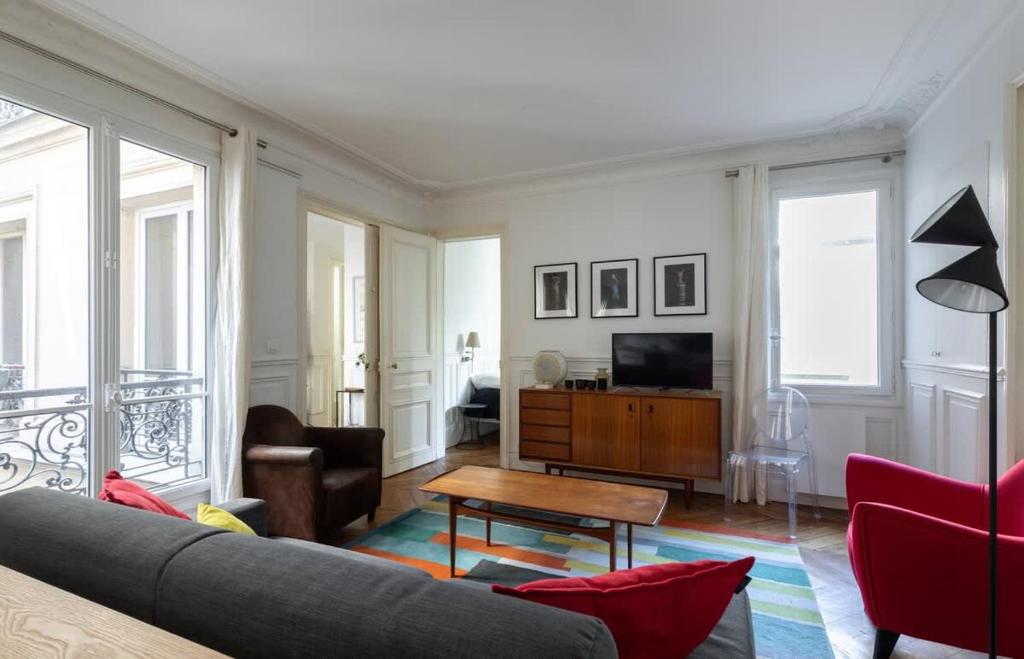 Superbe appartement haussmannien au coeur de Paris - 2