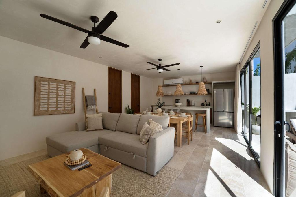 Seremonia 6BR Multi-Villa Combo with Pool & Jacuzzi - 1