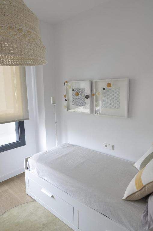 Centrally located apartment with a pool and parking - 3