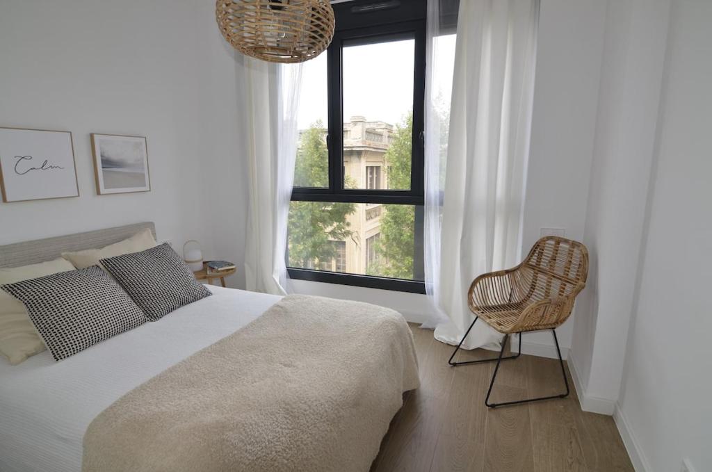 Centrally located apartment with a pool and parking - 4