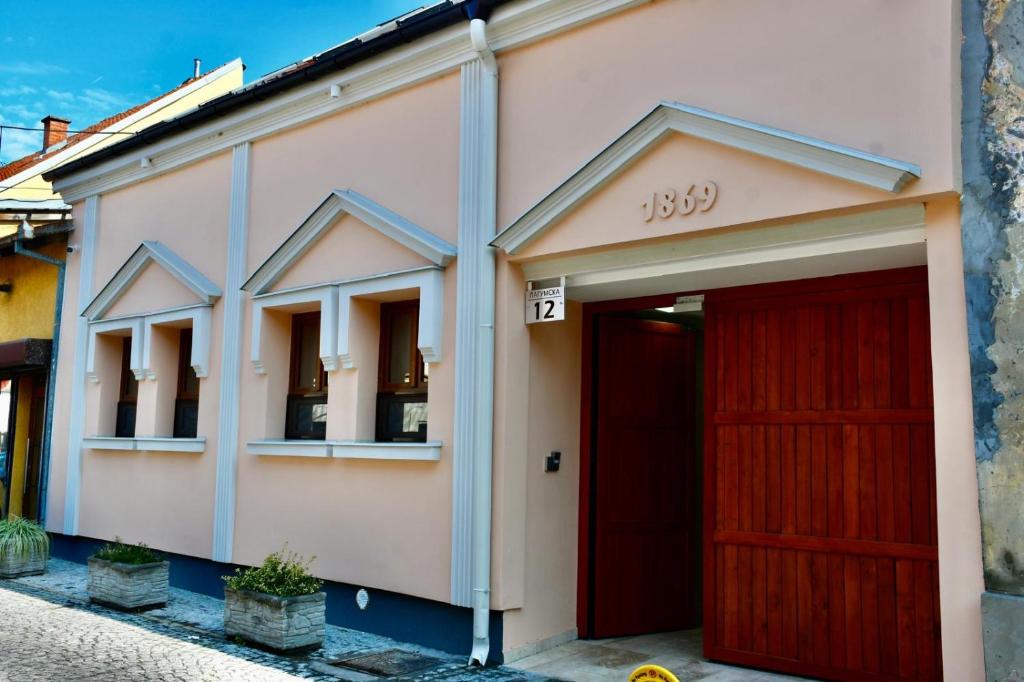 Villa 1869 Zemun - 1