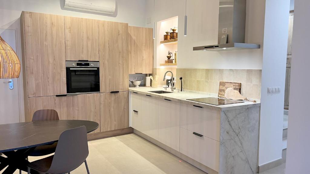 New! Terrace, Central, 2 bedrooms, 2 bathrooms - La Tierra Sur - 3