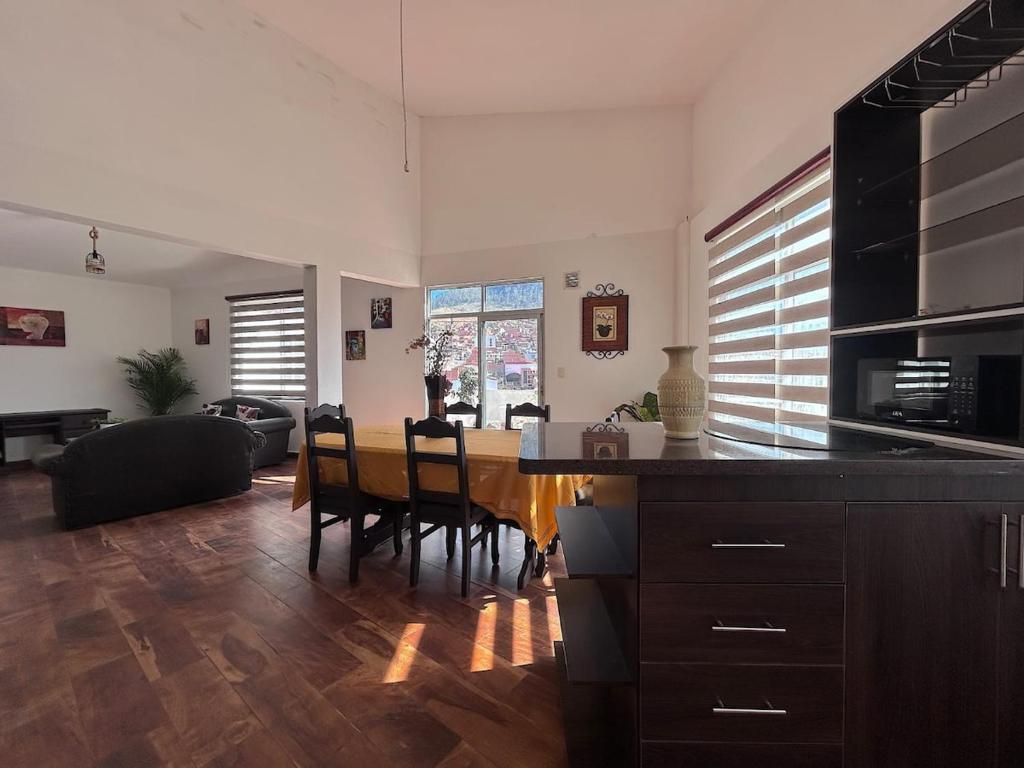 Corta Estadía en Sucre - 1