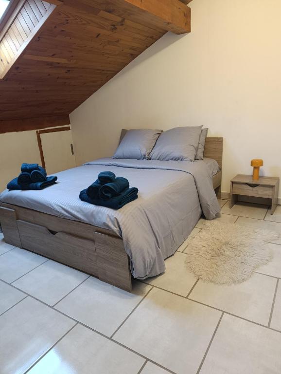 Charming Two-Room Apartment - Large Living Room & Kitchen - 1