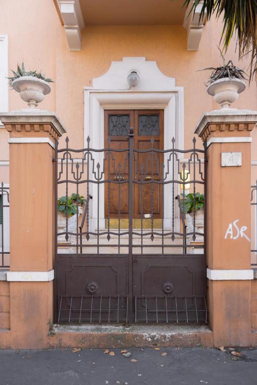 Imperia House - 2