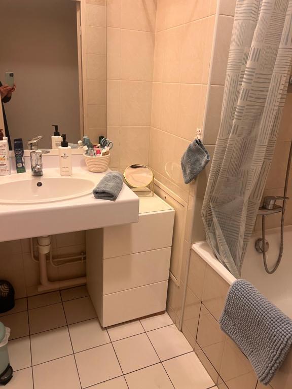 Double Room with Balcony - 4
