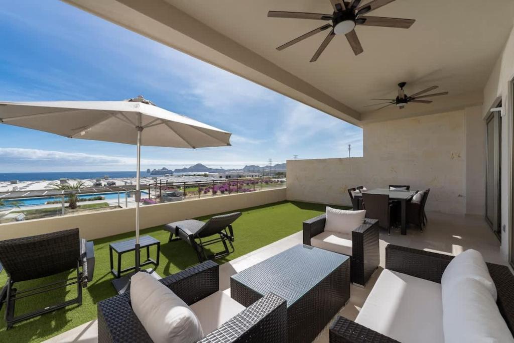 Terrace with Arch Views, Pool, BBQ & Beach Gear - 1