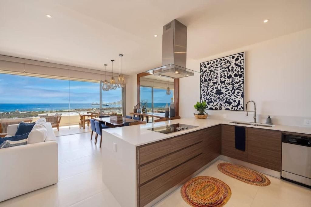 Spectacular New 2BR Condo with BBQ and Ocean views - 3