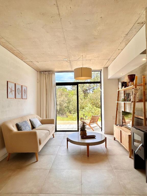 Hermosa Casa en Punta Colorada - 2