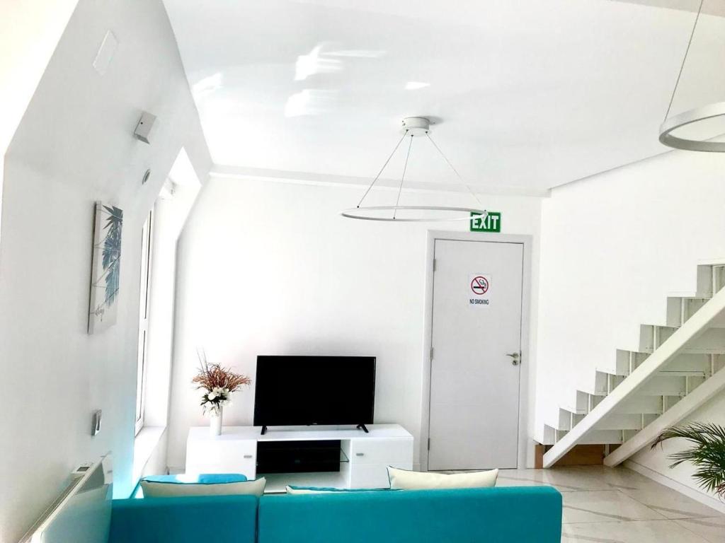 Luxure Suites - 3