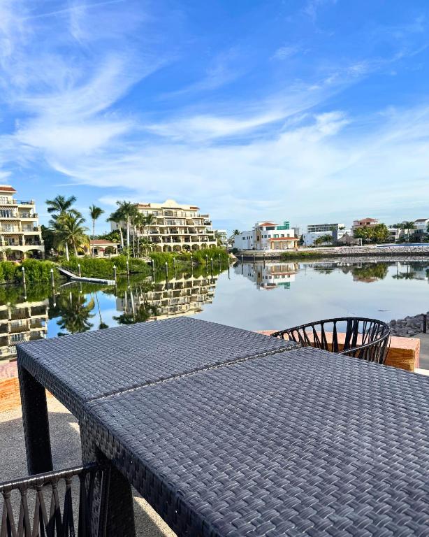 Marina Mazatlán Getaway, Terraza & Comodidad - 4