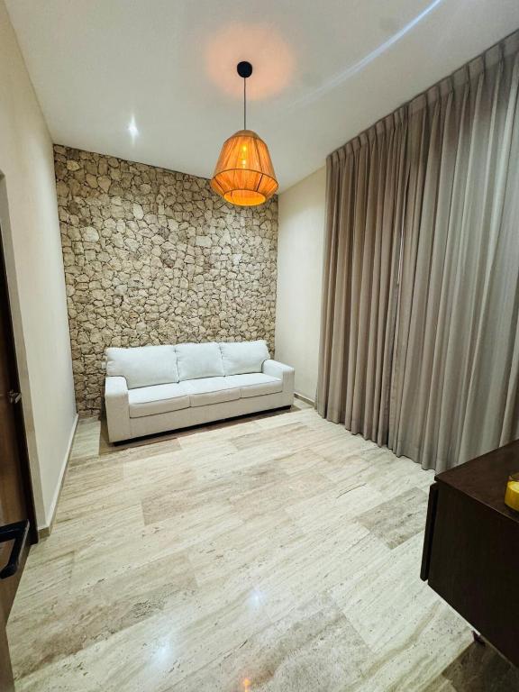 Casa Injertada a espaldas de Paseo de Montejo - 2