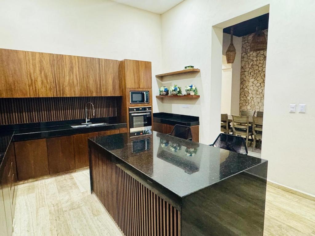 Casa Injertada a espaldas de Paseo de Montejo - 5