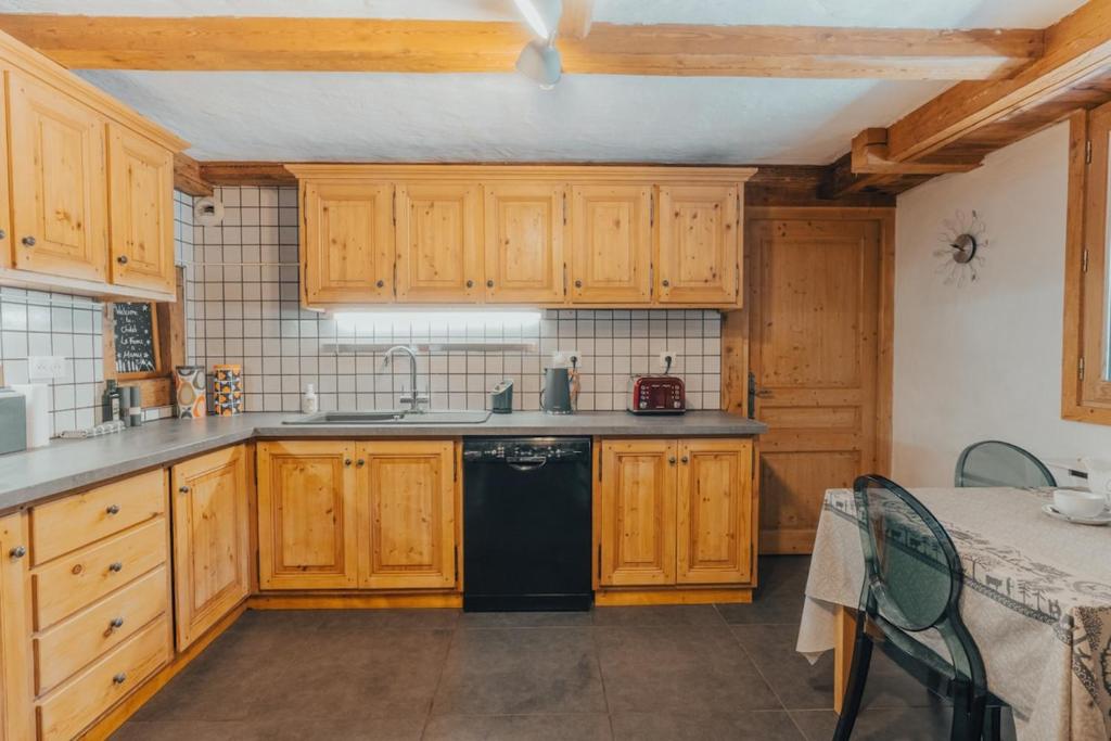 Kitchen, Charming luxury chalet with sauna in Morzine