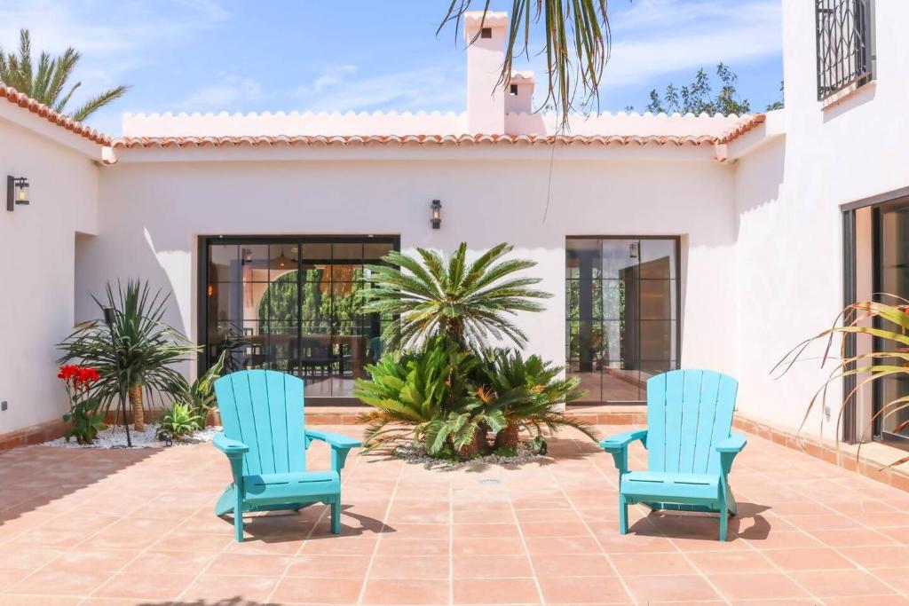 Mediterranean Luxe Villa • 8PAX • Pool • BBQ •Cozy - 2