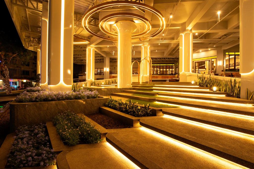 Entrance, Jomtien Thani Hotel in Pattaya