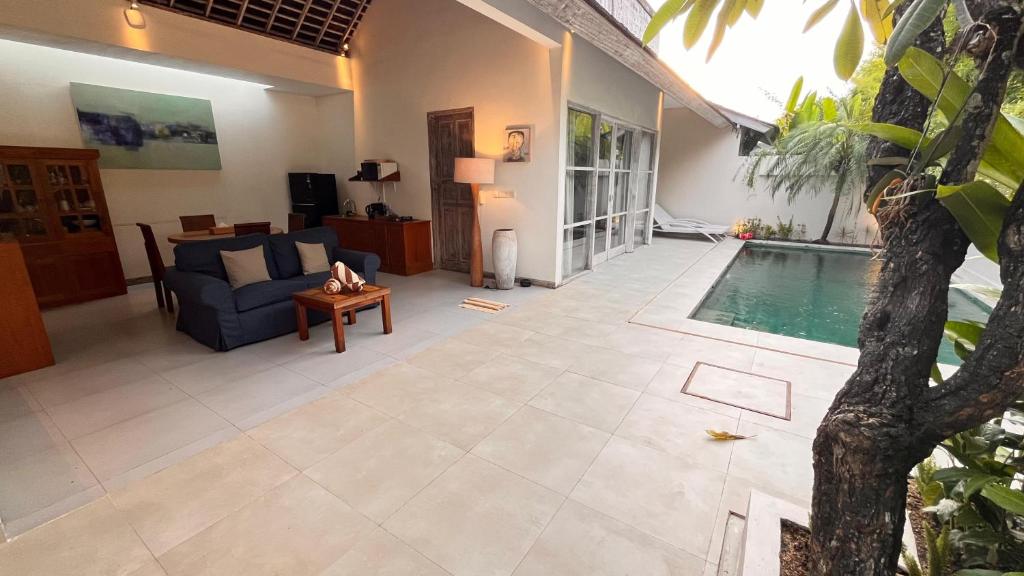 ザ デックス バリ ヴィラズ (The Decks Bali Villas) スイミングプール