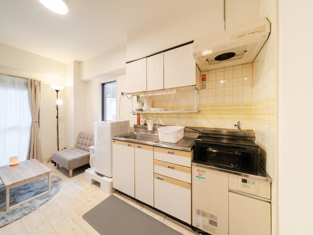 Shinjuku, 5min walk Higashi-Shinjuku Sta ,Kabukicho,KingBed, Switch,Wi-Fi ,PocketWiFi