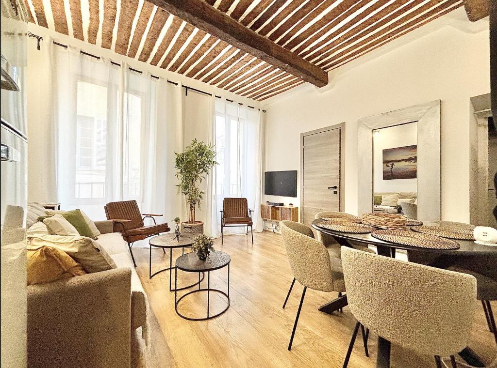 Cannes One Bedroom Apartment - 85M - 1