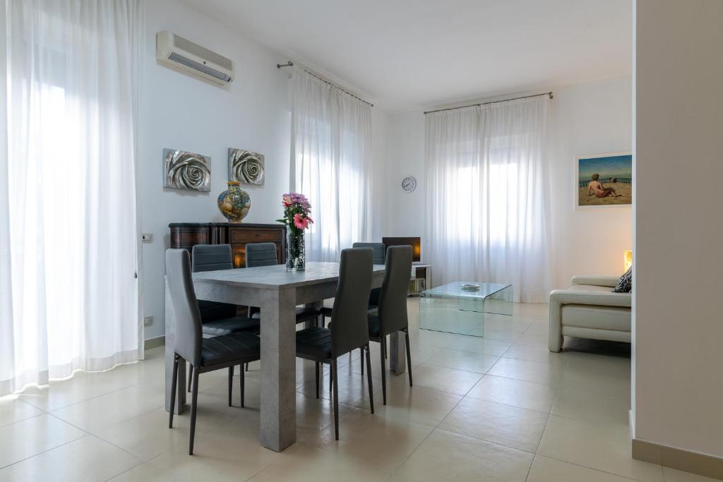 GuestHost - Palermo Roomy and Modern Apartment - 5