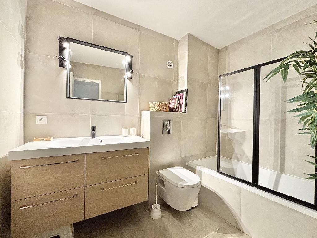 Cannes One Bedroom Apartment - 85M - 2