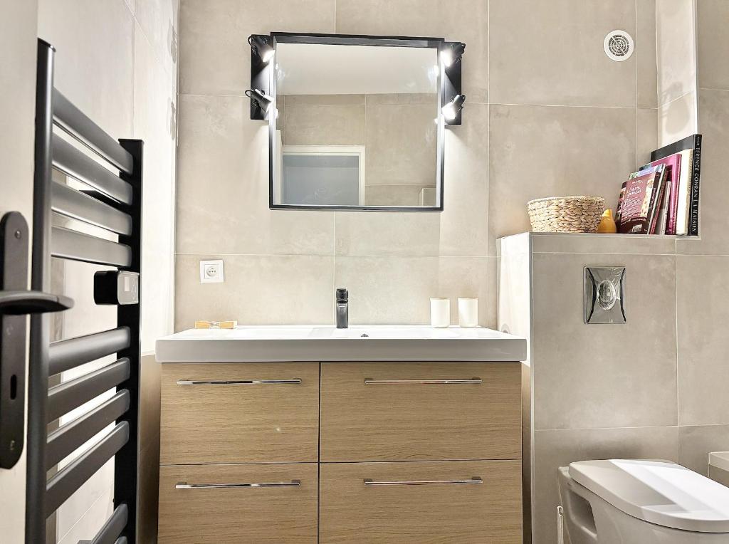 Cannes One Bedroom Apartment - 85M - 3