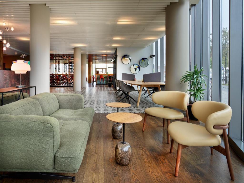 Lobby, Radisson Hotel Bordeaux Saint Jean in Bordeaux