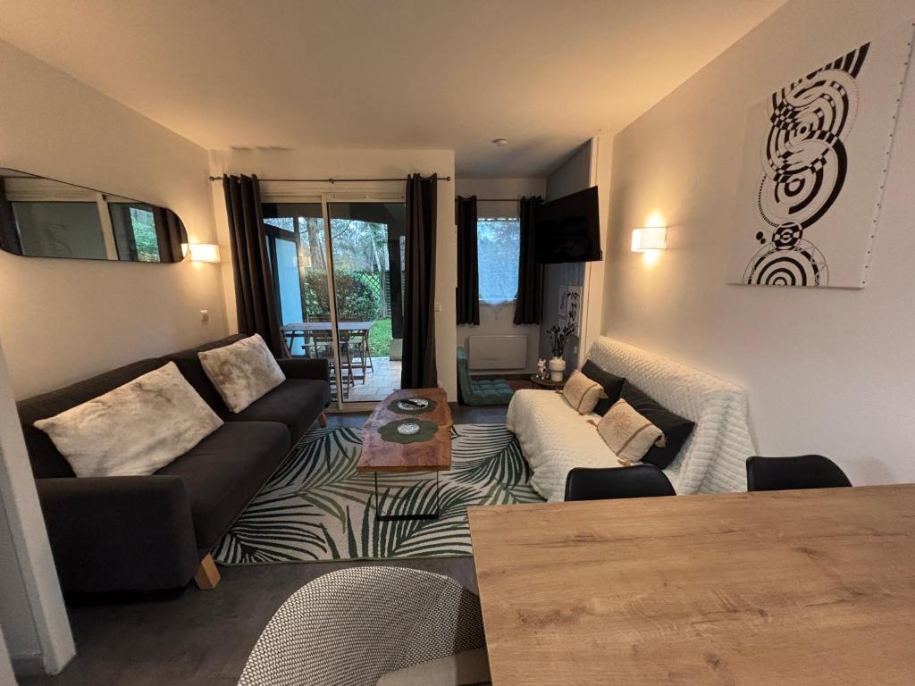 Rez de chaussée, vue sur le Golf et parking gratuit - 1