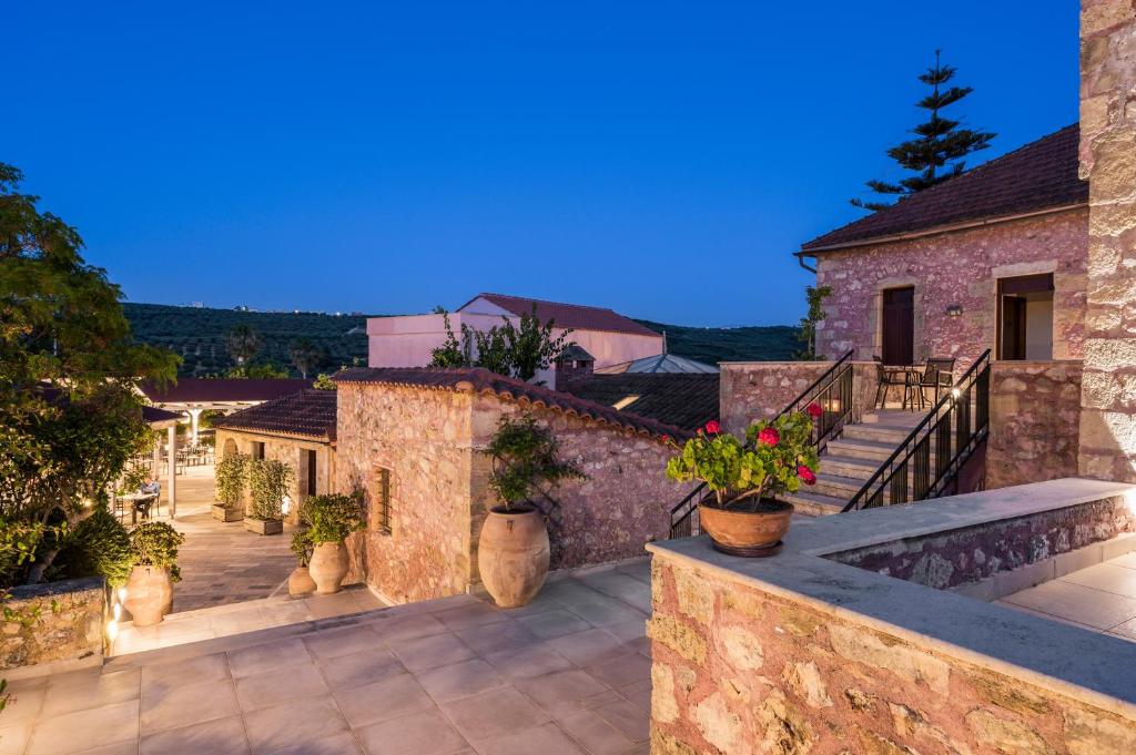 Spilia Village Hotel & Villas