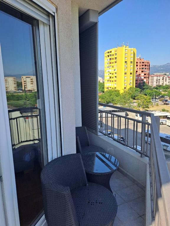 Sunny Corner Apartment - 2