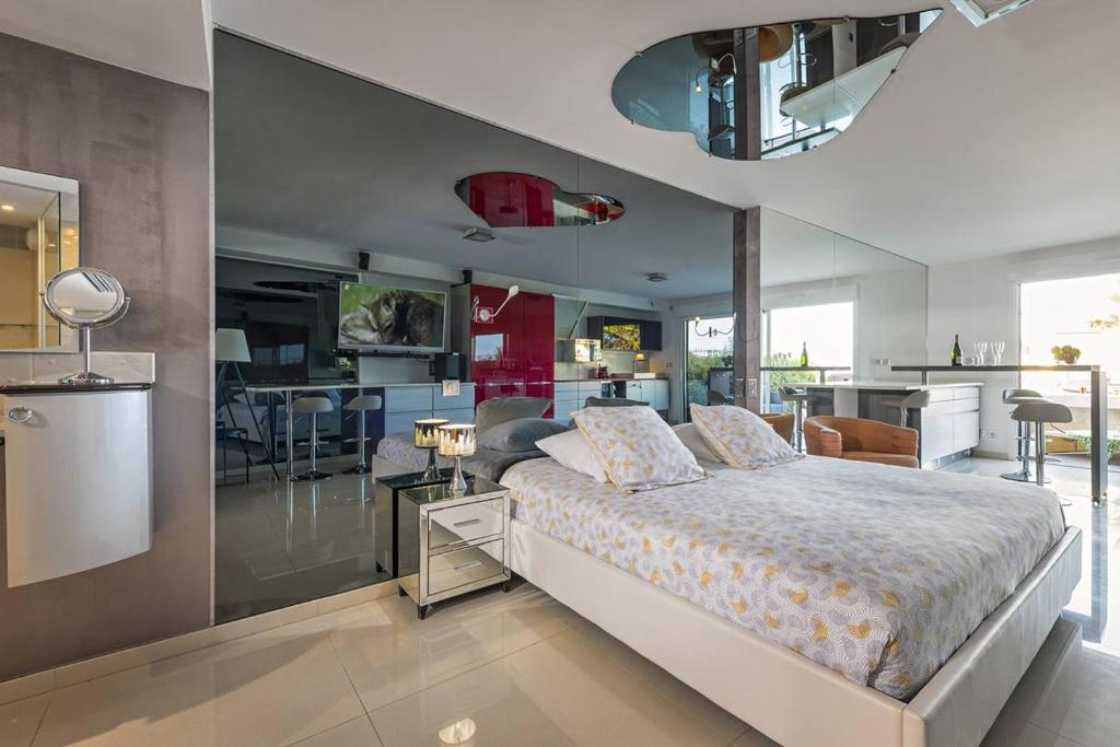 LE NAUTILIA 104 By AGN- Luxe Supérieure - Jacuzzi - 2 personnes - 3
