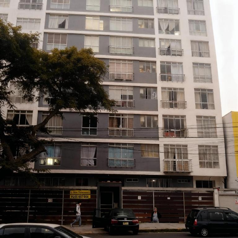 Apartamento Lince, excelente ubicación - 2