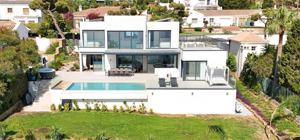 Villa MAKI, sea views heated pool and jacuzzi RDR411 - 1