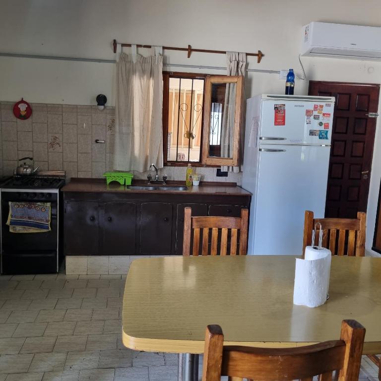 Chalet con parque a 6 cuadras del centro - 5