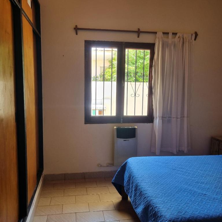 Chalet con parque a 6 cuadras del centro - 2