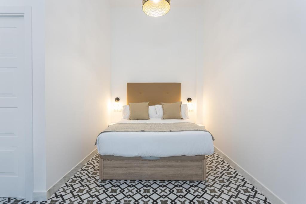 Holidays2Malaga Picasuss Loft New Built Close Huelin Beach and Promenade - 3
