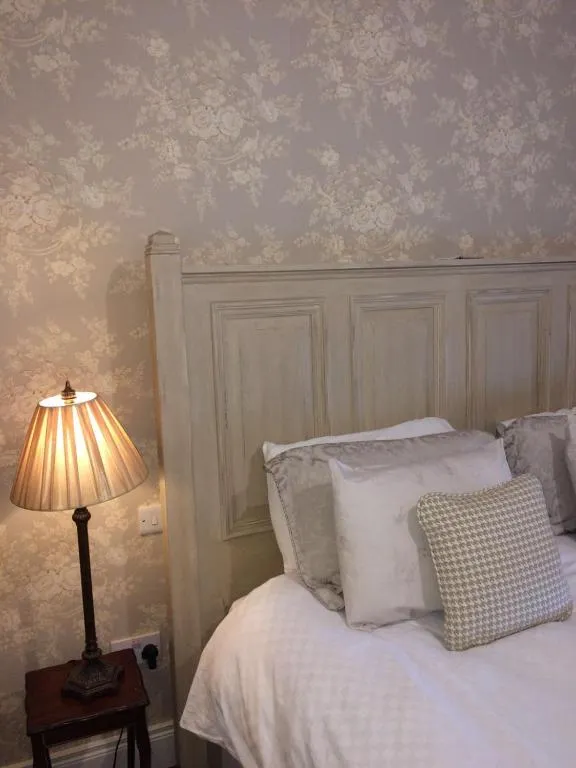 Riverbank, Country Pub and Guesthouse, hotel in Carrickmacross