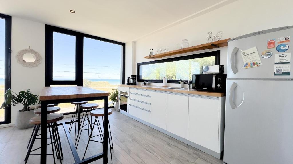 Casa Altamar - Casa Con Vista Al Mar en Playa Cruz del Sur, Chapadmalal Para 6 PAX Con Parrilla y Cochera - Hola Sur - 5