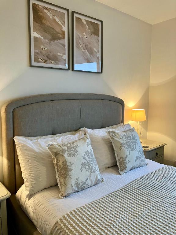 Central Bournemouth dog-friendly self-catering house with large secure garden and free parking