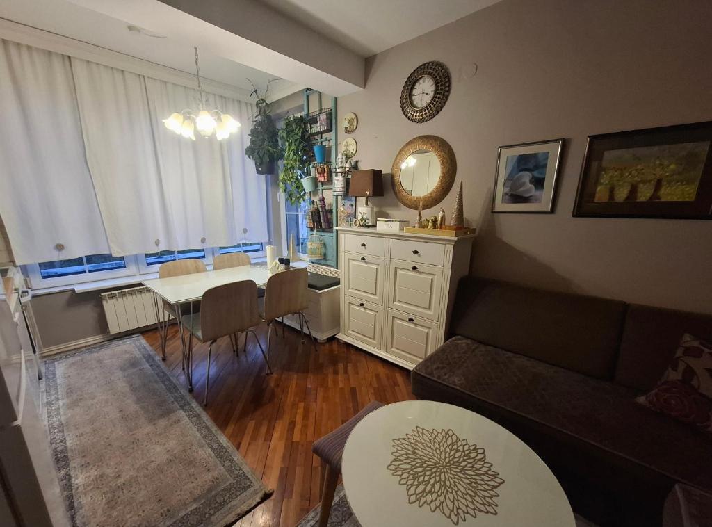 Cosy Apartment - 4